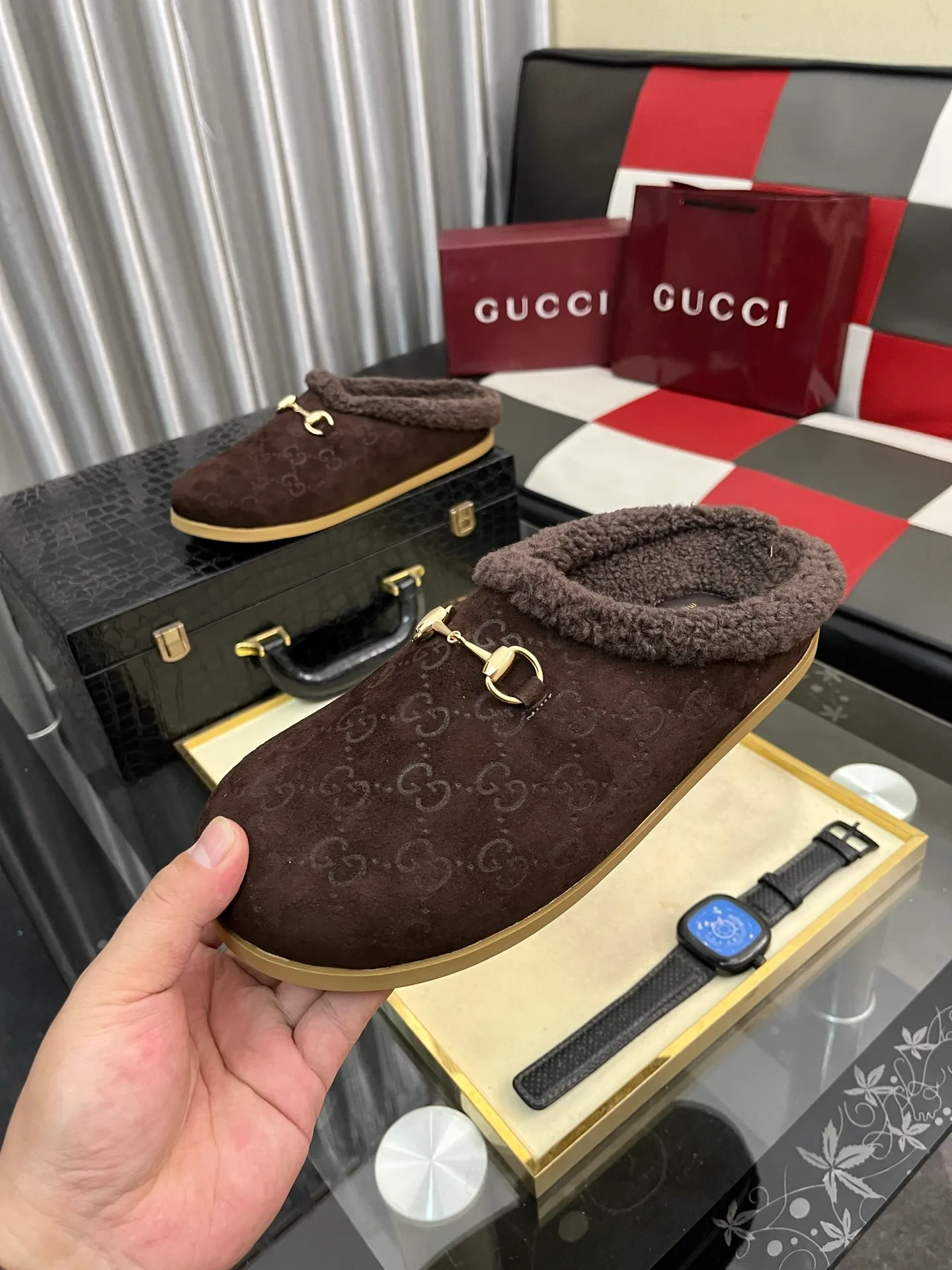 Men's shoes 💰400⌚️⌚️Gucci plush slippers GUCCI. Gucci women's real hair half-slippers Italian top cowhide Imported top quality leather water-dyed cowhide lining Original bronze gold horsebit Italian cowhide outsole Size: 35−442️⃣Colors available